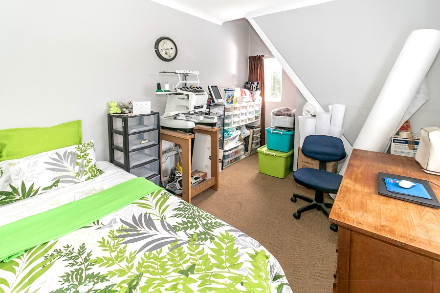 5 Bedroom Property for Sale in The Island Western Cape